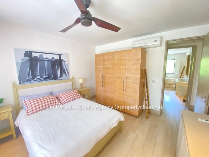 Luxurious IRS Apartment in Rivière Noire with Stunning Views and Amenities 