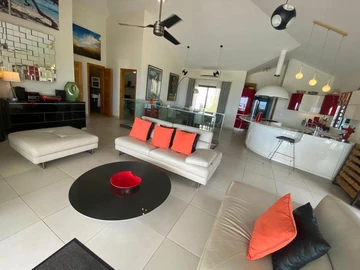 5 Bedroom Villa
