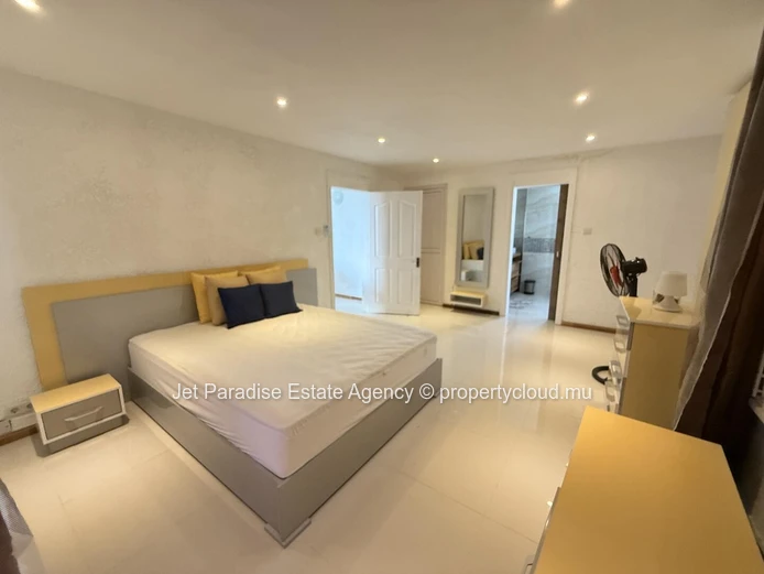 Maison en vente 5 chambres. Rs14M.