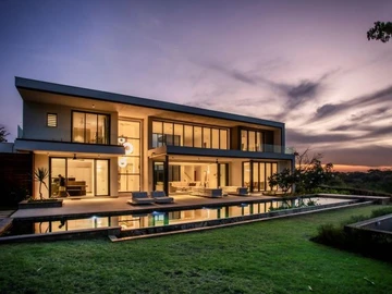 5 Bedroom Villa