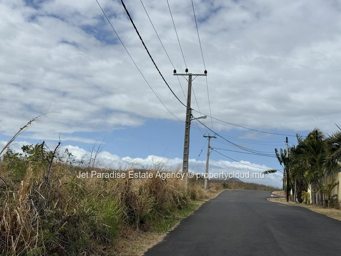 "Prime Residential Land in Flic en Flac with Stunning Mountain Views - Perfect for Development! Only Rs 231M"