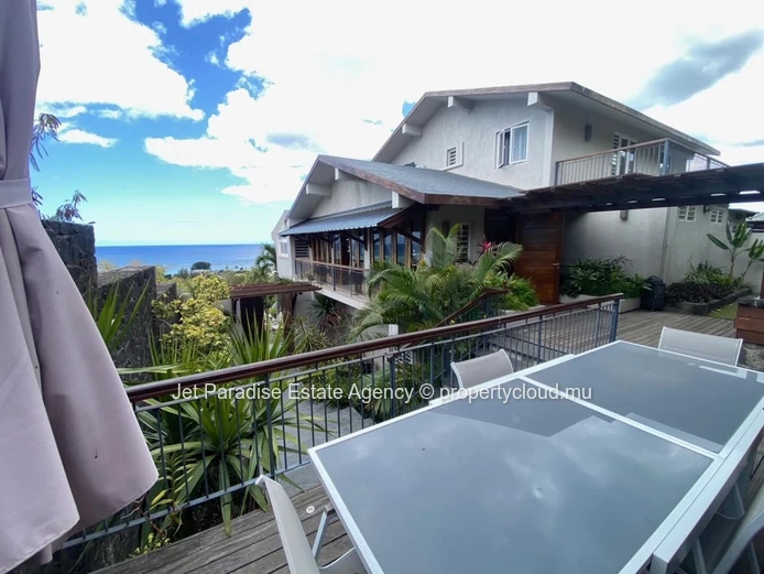 2 Luxurious Villas with Private Pool and Stunning Views in Tamarin 