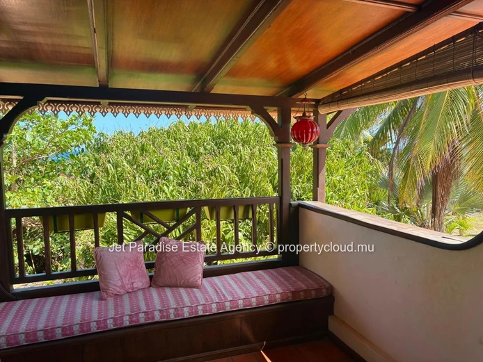 Freehold Seafront House for Sale in Albion