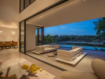 5 Bedroom Villa