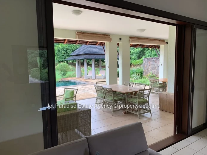 Villa with 4 Bedrooms, Pool & Parking (Furnished & Equipped)