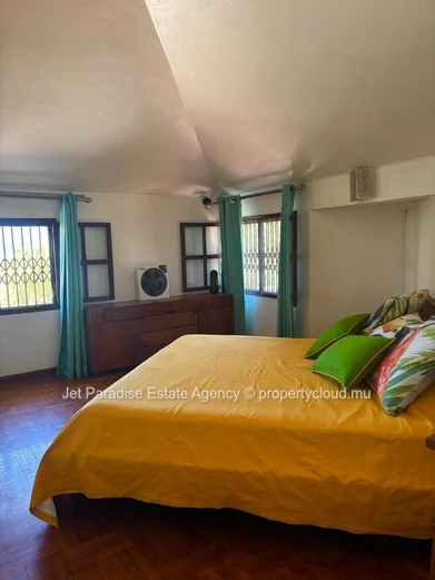 Freehold Seafront House for Sale in Albion