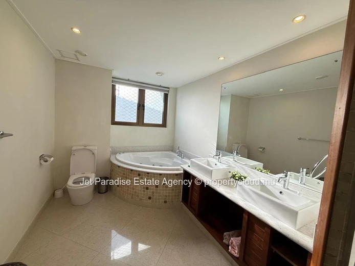 Luxury Furnished Apartment with Private Pool in Tamarin - Sea & Mountain Views! 3 Bed, Close to School, Golf, Hospita...