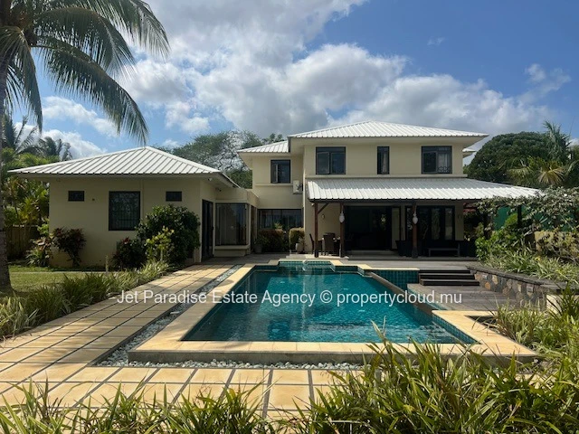 Villa à louer meublée à Tamarin, 4 chambres, vue mer et montagne.