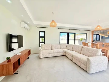 4 Bedroom Villa