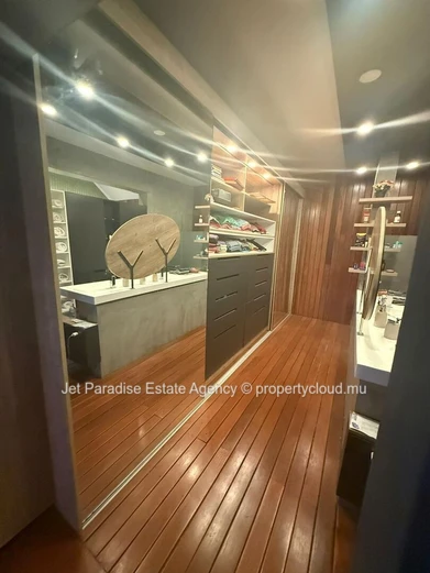 Maison à vendre à Tamarin, 4 chambres, piscine privée, vue mer et montagne, meublé, Rs 50M.