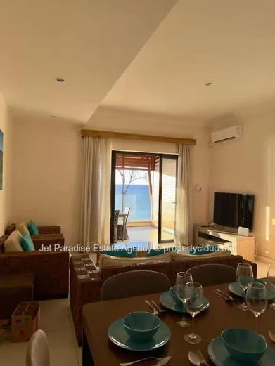 Spacious 3-Bedroom Flat with Sea View Balcony