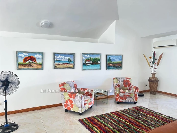 Luxurious Villa with Mountain Views in Tamarin - 434m² Living Area, Private Pool, Fully Furnished - Rs 55M