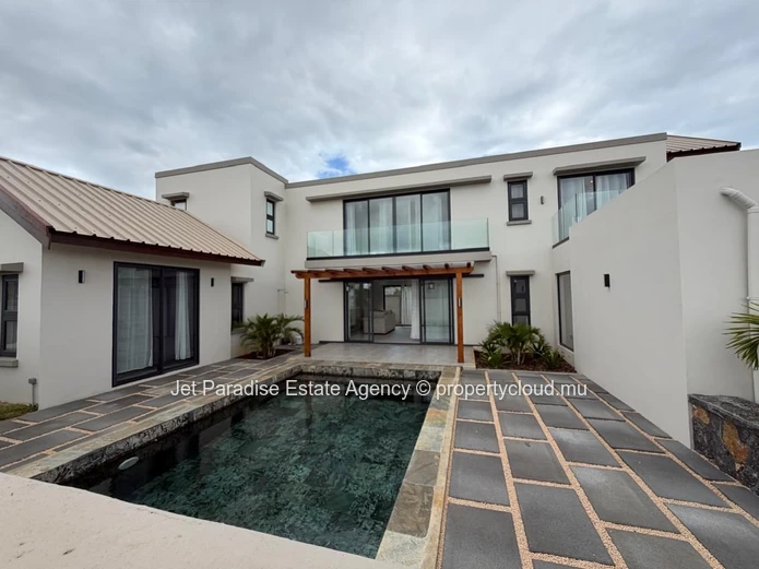Modern 4-Bedroom Villa in Secure Gated Community – Jardins d’Anna