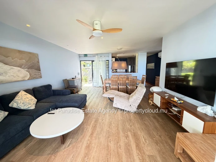 3-Bedrooms Beachfront Apartment in Tamarin