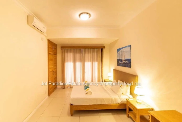 Spacious 3-Bedroom Flat with Sea View Balcony
