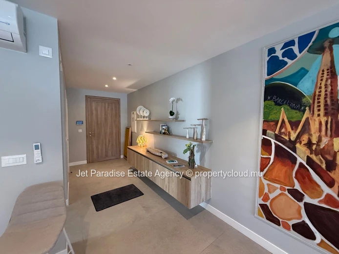 Superbe Appartement Meublé de 3 Chambres en Suite