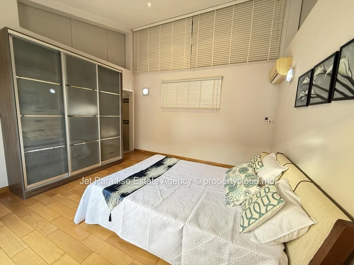 Maison à vendre à Rivière Noire - Black River, 210m², 4 chambres en suite, piscine privée, proche écoles, arrêt de bu...