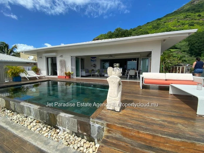 Luxurious RES Villa in Tamarin with Private Pool, Sea and Mountain Views - 320m² Living Area - 650m² Land - Fully Fur...