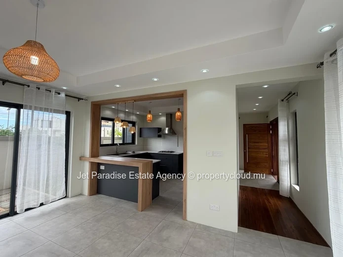 Modern 4-Bedroom Villa in Secure Gated Community – Jardins d’Anna
