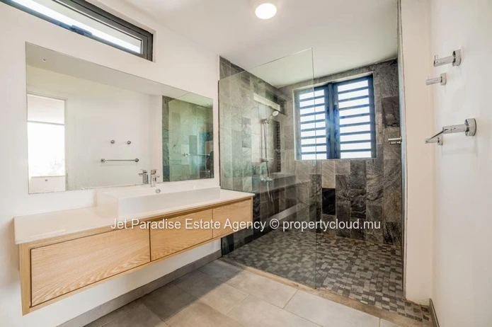 Villa de 4 Chambres avec Piscine Privée au Jardin d'Anna