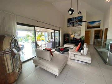 5 Bedroom Villa