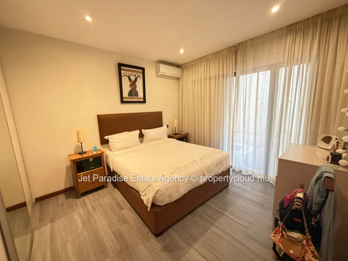 Beautiful Furnished ground floor apartment with Sea View