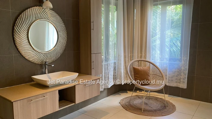 Luxury 3-Bedroom Balinese-Style Apartment in Secure Residence, 5 Minutes from the Beach