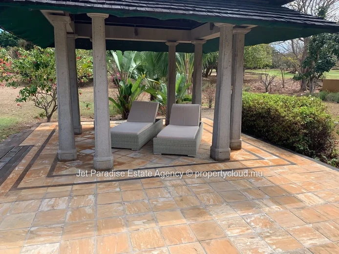 Villa with 4 Bedrooms, Pool & Parking (Furnished & Equipped)