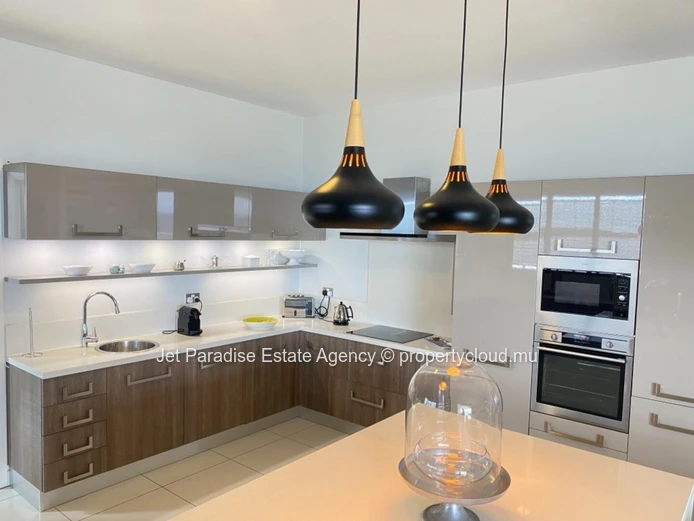 Luxurious RES Penthouse in Tamarin with Stunning Views and Private Pool! 265m² of Living Space, Fully Equipped Kitche...