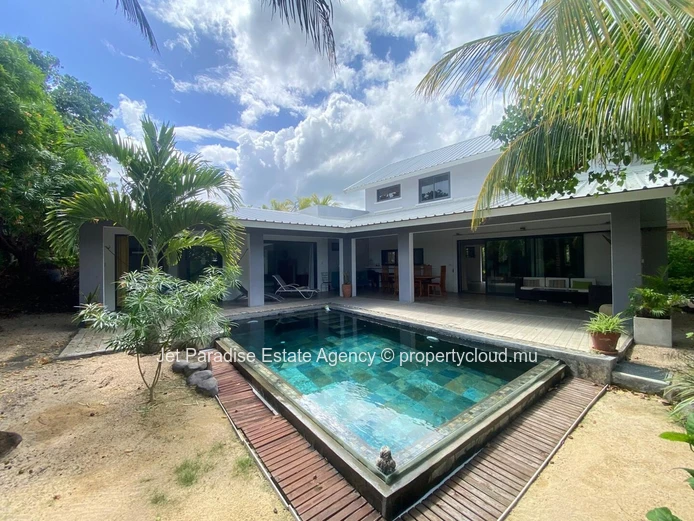 Luxurious Villa with Private Pool & Stunning Views in Tamarin - 568m² Living Area, 2.115m² Land - Rs 49M