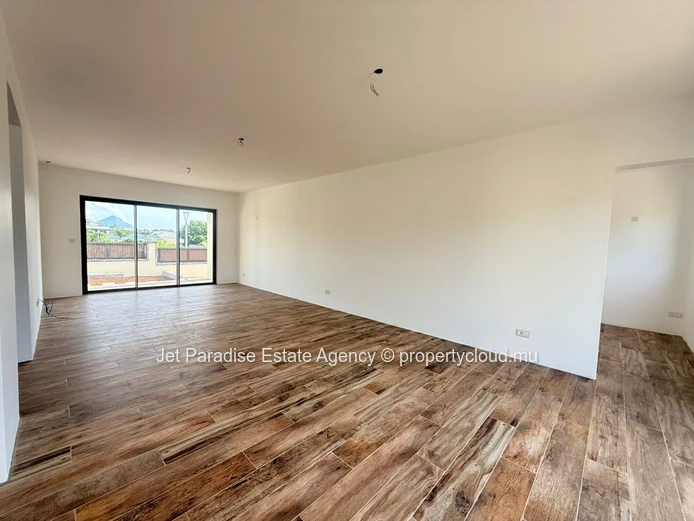 Modern Villa of 4 Bedrooms– Gated Community in Flic en Flac