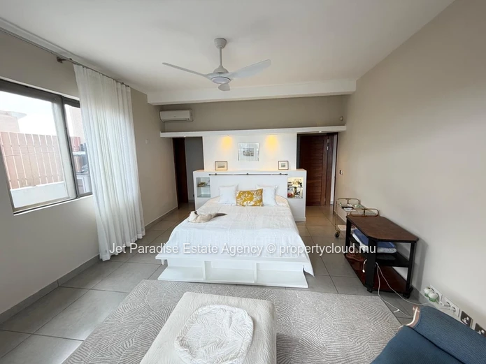 Magnifique Penthouse de 265m 2 avec Vue splendide sur mer. 