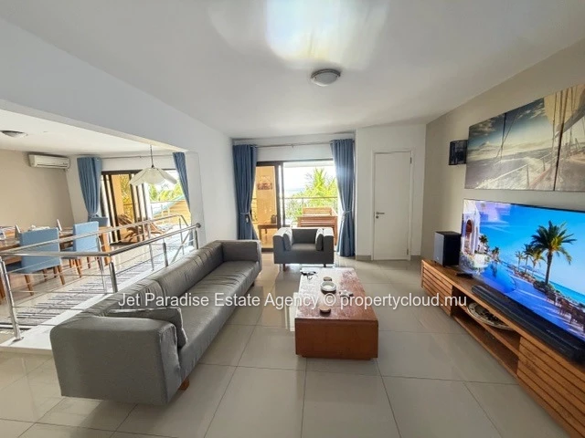  Elegant 3-Bedroom Apartment with Sea View – Secured Complex