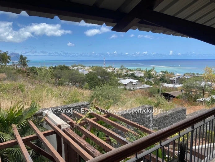 2 Luxurious Villas with Private Pool and Stunning Views in Tamarin 