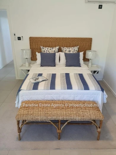 Appartement à vendre,3 chambres, piscine commune, meublé, climatisé, parking sécurisé.