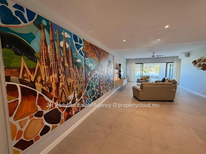 Superbe Appartement Meublé de 3 Chambres en Suite