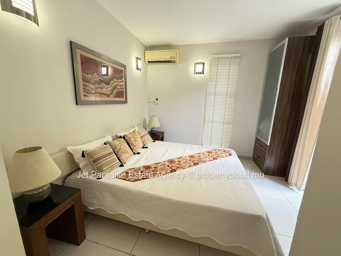 Maison à vendre à Rivière Noire - Black River, 210m², 4 chambres en suite, piscine privée, proche écoles, arrêt de bu...