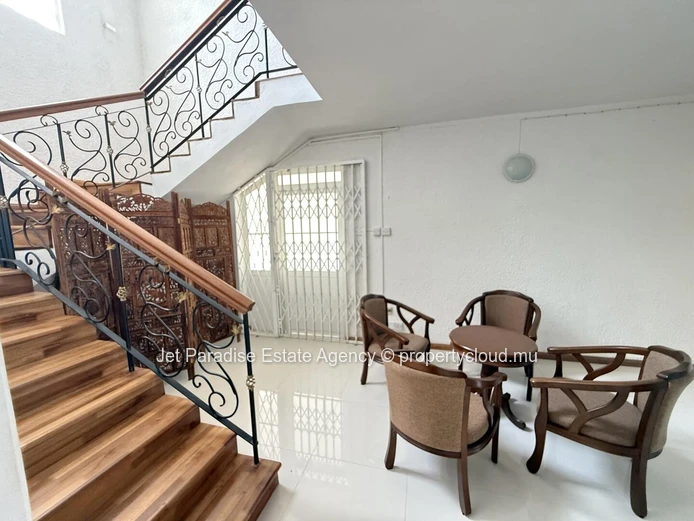 Maison en vente 5 chambres. Rs14M.