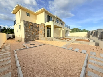 4 Bedroom Villa