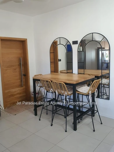 Appartement à vendre,3 chambres, piscine commune, meublé, climatisé, parking sécurisé.