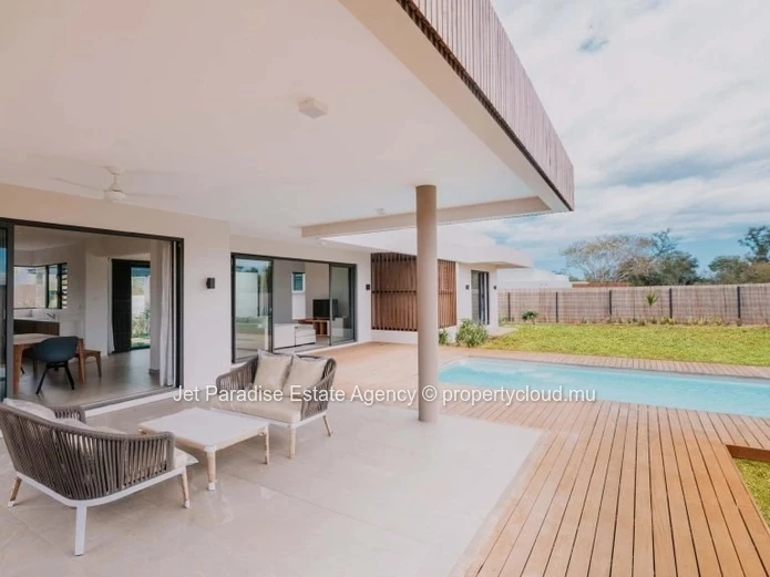 Maison à vendre à Tamarin. 250m² habitables sur un terrain de 350m².