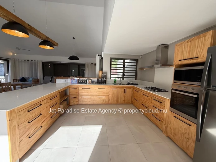Modern Villa of 4 Bedrooms