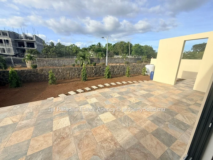 Modern Villa of 4 Bedrooms– Gated Community in Flic en Flac