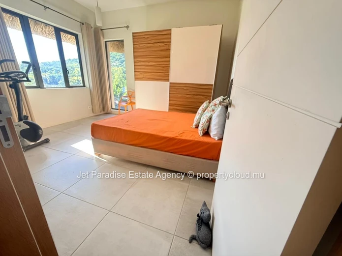 Appartement Élégant de 3 Chambres 