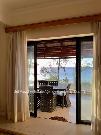 Spacious 3-Bedroom Flat with Sea View Balcony