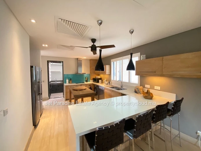 Luxurious IRS Apartment in Rivière Noire with Stunning Views and Amenities 