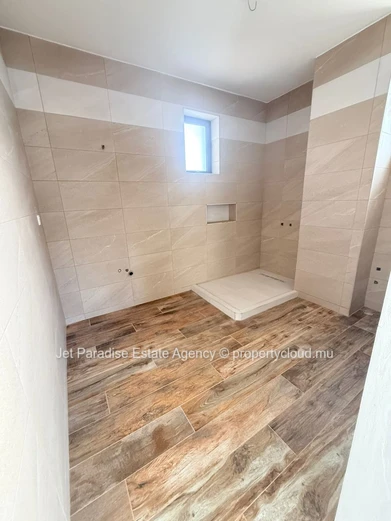 Modern Villa of 4 Bedrooms– Gated Community in Flic en Flac