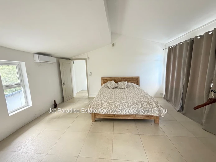 Modern Villa of 4 Bedrooms and pool