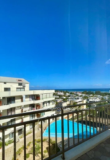 Penthouse with sea view