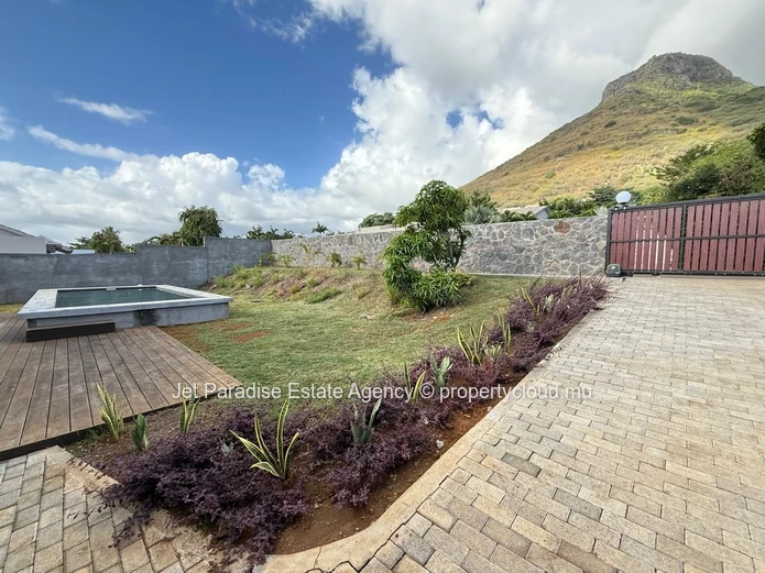 Modern Villa of 4 Bedrooms